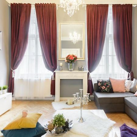Cityscape Wenceslas Square Apartment Прага Экстерьер фото