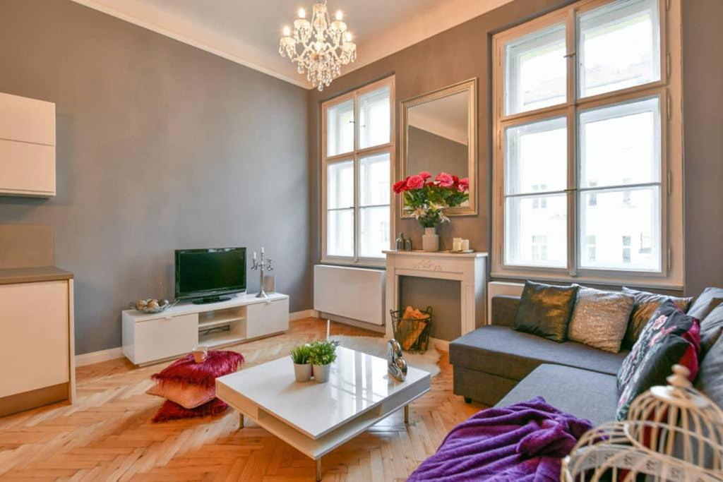 Cityscape Wenceslas Square Apartment Прага Экстерьер фото